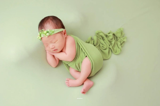 荣成宝宝在肚子里打嗝 荣成宝宝在肚子里打嗝